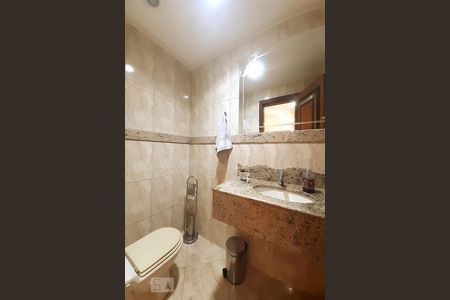 Casa de condomínio à venda com 448m², 6 quartos e 2 vagas Casa de condomínio à venda com 448m², 6 quartos e 2 vagasLavabo 1