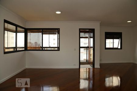 Sala de apartamento para alugar com 3 quartos, 157m² em Vila Andrade, São Paulo