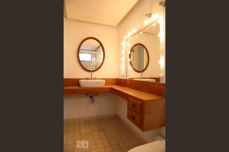 Apartamento para alugar com 157m², 3 quartos e 3 vagasBanheiro da Suíte 2