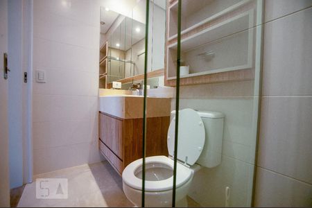 Apartamento para alugar com 117m², 2 quartos e 2 vagas Apartamento para alugar com 117m², 2 quartos e 2 vagasBanheiro
