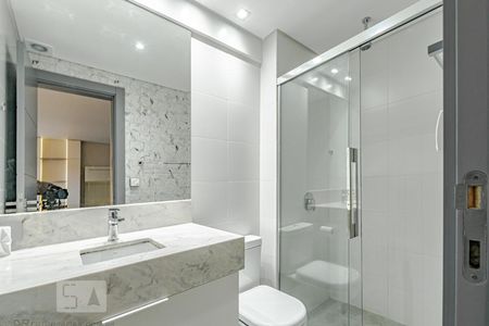 Banheiro de kitnet/studio para alugar com 1 quarto, 40m² em Batel, Curitiba