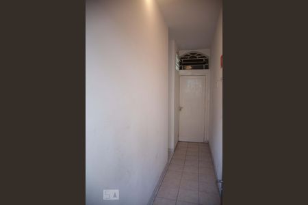 Corredor de kitnet/studio para alugar com 1 quarto, 10m² em Vila Bertioga, São Paulo