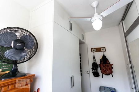 Quarto 2 de apartamento para alugar com 2 quartos, 52m² em São João Batista, Belo Horizonte