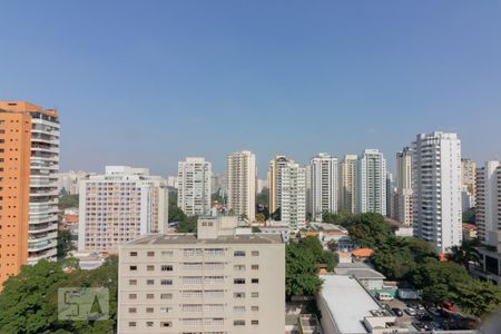 Vista Quarto 2 de apartamento para alugar com 2 quartos, 65m² em Indianópolis, São Paulo