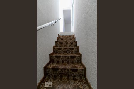Escadas de casa à venda com 2 quartos, 1152m² em Vila Darli, São Paulo