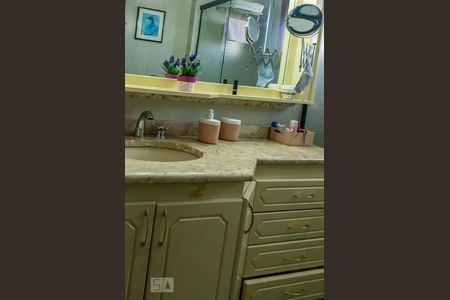 Apartamento à venda com 295m², 3 quartos e 2 vagas Apartamento à venda com 295m², 3 quartos e 2 vagasBanheiro Suíte 3