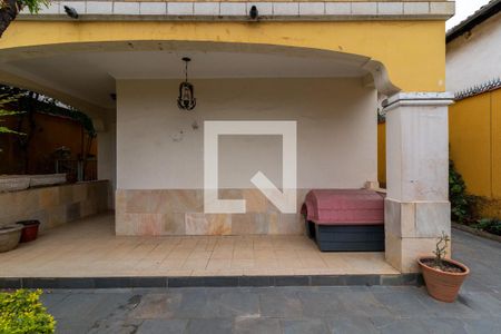 Casa à venda com 332m², 4 quartos e 8 vagasEntrada