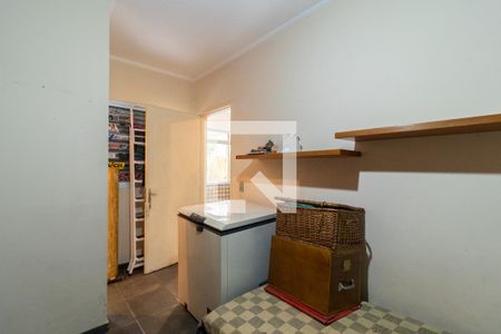 Casa à venda com 332m², 4 quartos e 8 vagasQuarto de Serviço