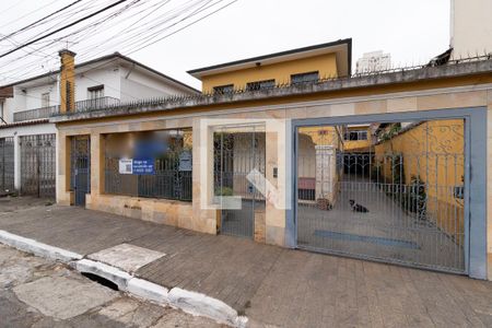Casa à venda com 332m², 4 quartos e 8 vagasFachada