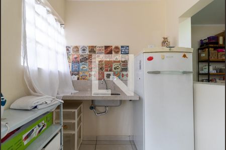 Casa à venda com 332m², 4 quartos e 8 vagasCozinha da Edícula 