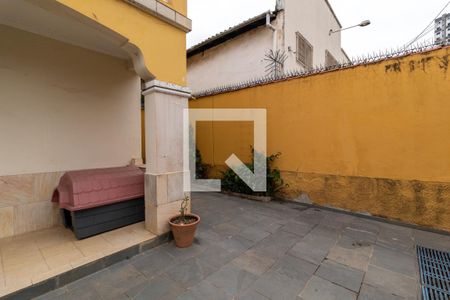 Casa à venda com 332m², 4 quartos e 8 vagasEntrada