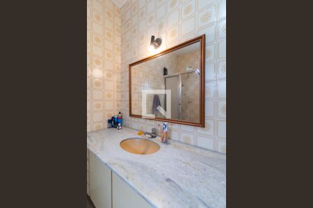 Casa à venda com 332m², 4 quartos e 8 vagasBanheiro da Suíte / Quarto 3