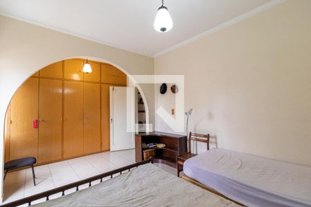 Casa à venda com 332m², 4 quartos e 8 vagasQuarto 1