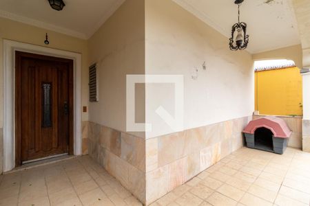 Casa à venda com 332m², 4 quartos e 8 vagasEntrada