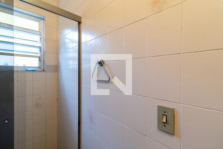 Casa à venda com 332m², 4 quartos e 8 vagasBanheiro de Serviço