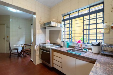 Casa à venda com 332m², 4 quartos e 8 vagasCozinha