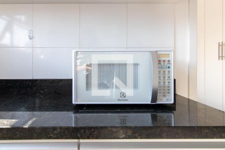 Detalhe da cozinha de apartamento para alugar com 1 quarto, 30m² em Mercês, Curitiba