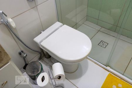 Apartamento à venda com 75m², 2 quartos e 1 vaga Apartamento à venda com 75m², 2 quartos e 1 vagaBanheiro