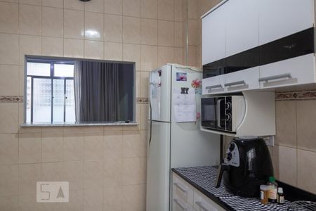 Apartamento à venda com 75m², 2 quartos e 1 vaga Apartamento à venda com 75m², 2 quartos e 1 vagaCozinha e Área de Serviço