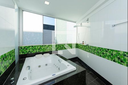 Apartamento para alugar com 179m², 4 quartos e 1 vaga Apartamento para alugar com 179m², 4 quartos e 1 vagaBanheiro da Cobertura - Hidromassagem