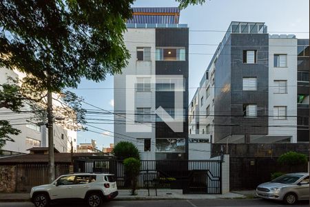 Apartamento para alugar com 179m², 4 quartos e 1 vaga Apartamento para alugar com 179m², 4 quartos e 1 vagaFachada