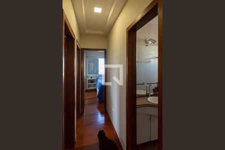 Apartamento para alugar com 179m², 4 quartos e 1 vaga Apartamento para alugar com 179m², 4 quartos e 1 vagaCorredor