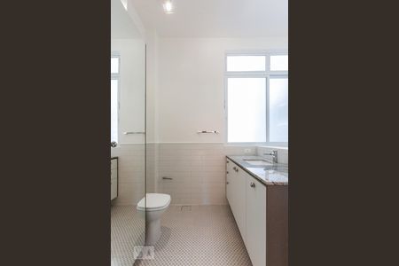 Banheiro Suite de apartamento para alugar com 1 quarto, 90m² em Vila Nova Conceição, São Paulo