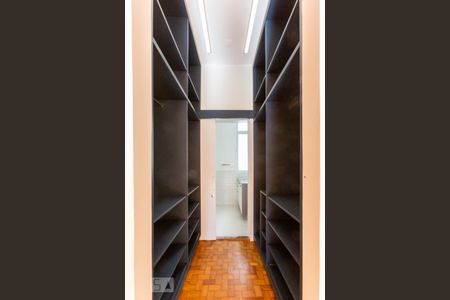 Apartamento à venda com 90m², 1 quarto e sem vaga Apartamento à venda com 90m², 1 quarto e sem vagaCloset Suite
