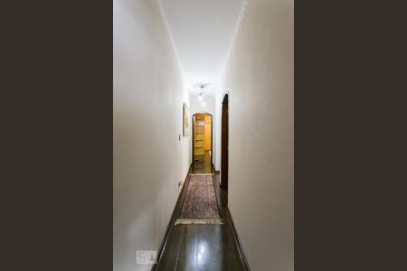 Casa à venda com 300m², 4 quartos e 4 vagasCorredor