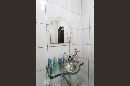 Casa à venda com 300m², 4 quartos e 4 vagasBanheiro Social