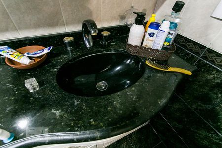 Casa à venda com 300m², 4 quartos e 4 vagasBanheiro da Suíte 1