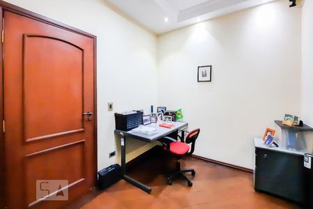 Casa à venda com 561m², 5 quartos e 4 vagasEscritório 