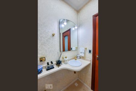 Casa à venda com 561m², 5 quartos e 4 vagasLavabo