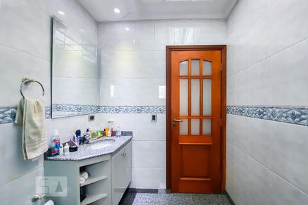 Casa à venda com 561m², 5 quartos e 4 vagasBanheiro Social