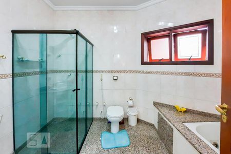 Casa à venda com 561m², 5 quartos e 4 vagasBanheiro da Suíte 1