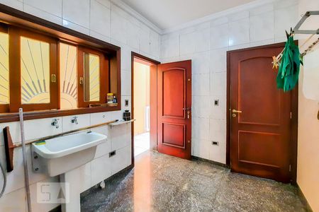Casa à venda com 561m², 5 quartos e 4 vagasÁrea de Serviço 