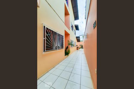 Casa à venda com 561m², 5 quartos e 4 vagasCorredor