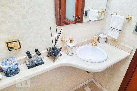 Casa à venda com 561m², 5 quartos e 4 vagasLavabo