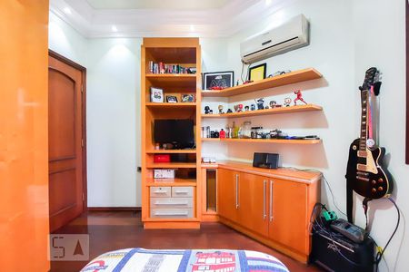 Casa à venda com 561m², 5 quartos e 4 vagasQuarto 3