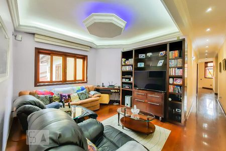 Casa à venda com 561m², 5 quartos e 4 vagasSala de TV