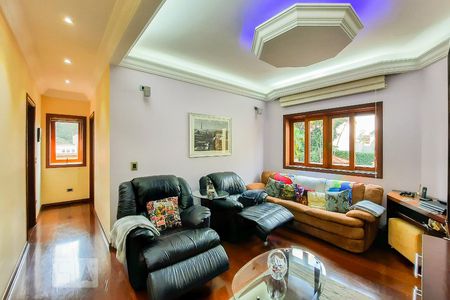 Casa à venda com 561m², 5 quartos e 4 vagasSala de TV