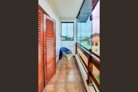 Casa à venda com 561m², 5 quartos e 4 vagasVaranda da Suíte 2