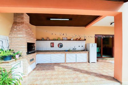 Casa à venda com 561m², 5 quartos e 4 vagasÁrea Gourmet