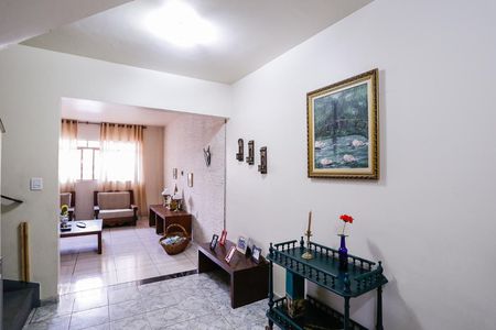 Corredor de casa para alugar com 3 quartos, 155m² em Vila Romana, São Paulo