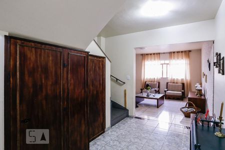 Corredor de casa para alugar com 3 quartos, 155m² em Vila Romana, São Paulo