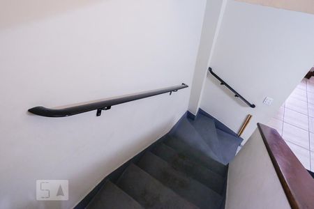 Casa para alugar com 155m², 3 quartos e 3 vagasEscada
