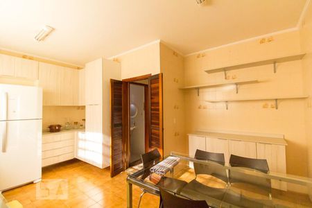 Casa à venda com 152m², 3 quartos e 2 vagas Casa à venda com 152m², 3 quartos e 2 vagasCozinha