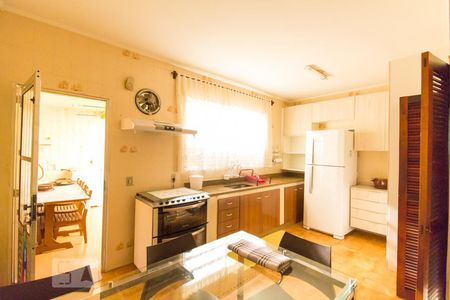 Casa à venda com 152m², 3 quartos e 2 vagas Casa à venda com 152m², 3 quartos e 2 vagasCozinha