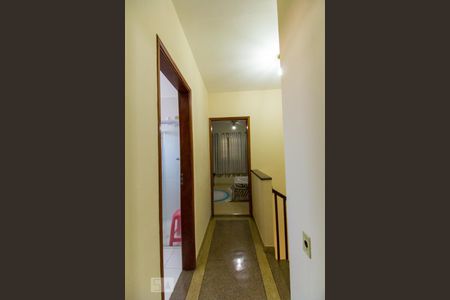 Corredor de casa à venda com 3 quartos, 152m² em Parque Peruche, São Paulo