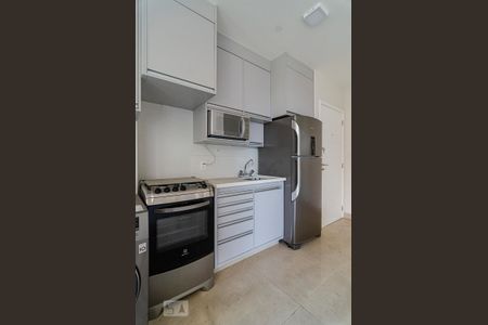 Cozinha de apartamento para alugar com 1 quarto, 45m² em Pinheiros, São Paulo